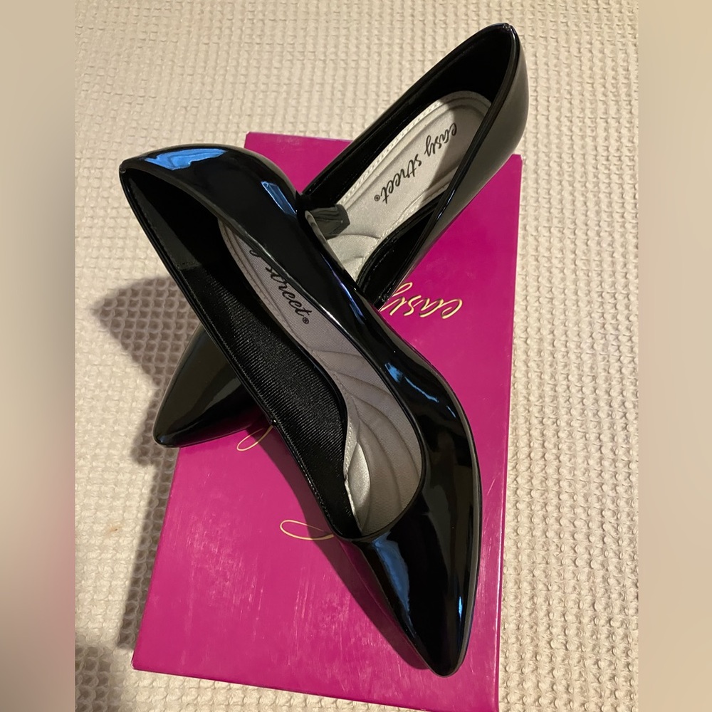Easy Street Pointe Black Patent Pumps Heels - Picture 2 of 5